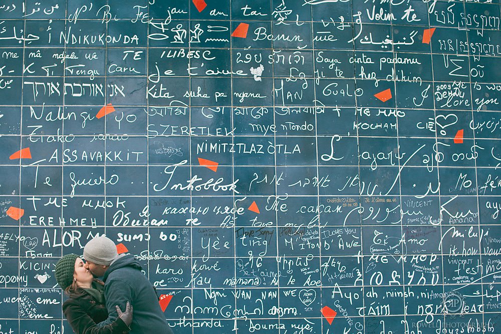 Love wall paris france pre wedding phoo session