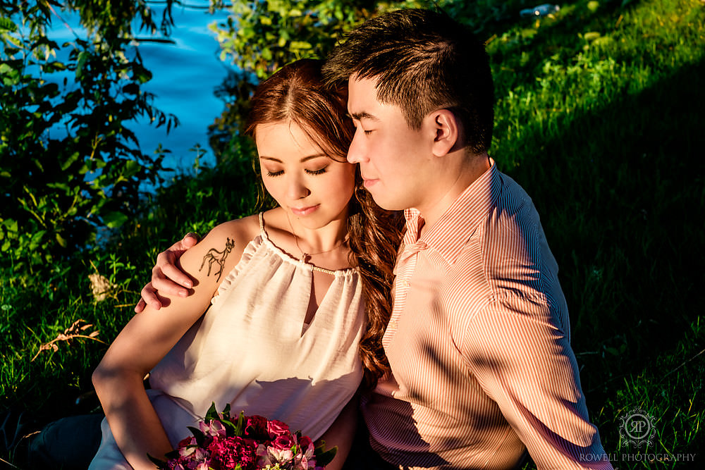 Toronto photographer capture pre-wedding photos for Hong Kong couple on Toronto Island.