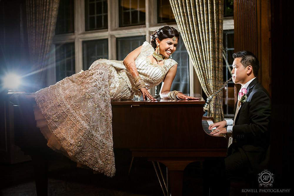 Toronto photographer captures photos at Indian wedding held at Sunnybrook Estates.