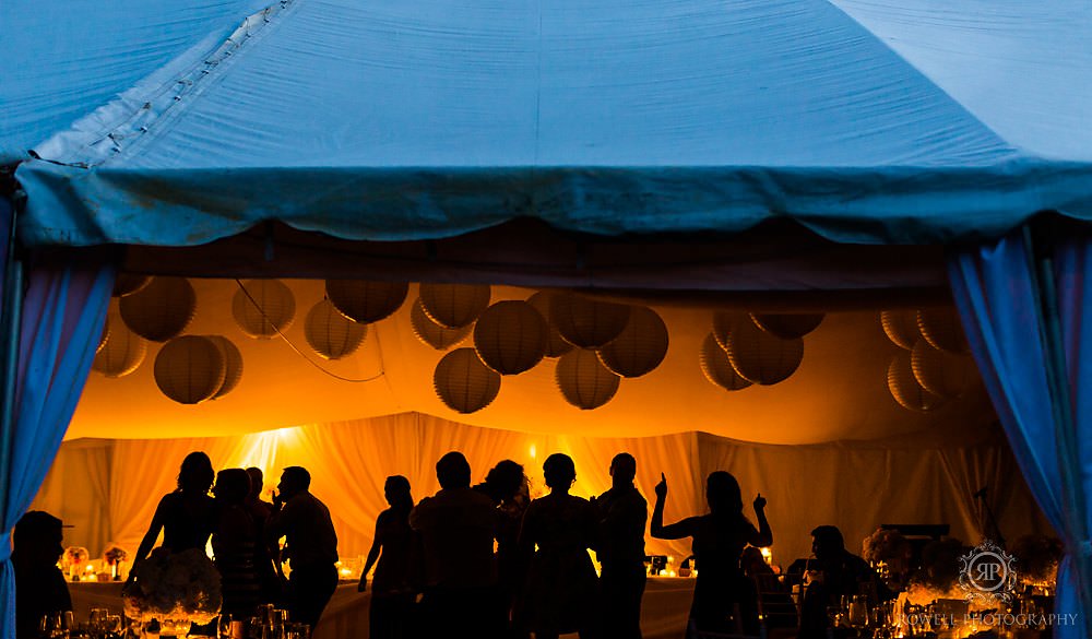 Muskoka photographer captures night time wedding photos at Rocky crest resort.