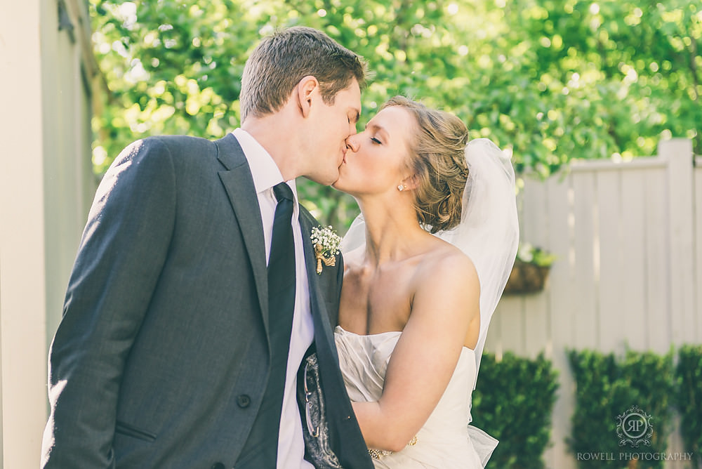 candid wedding portraits by rowell photography