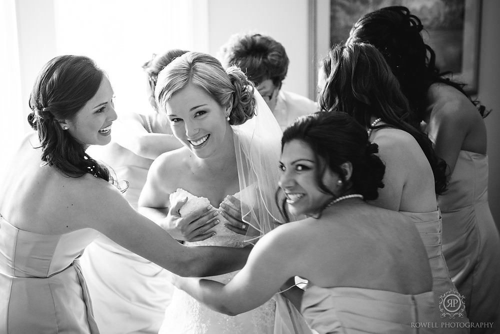 black-and-white-bride-getting-ready