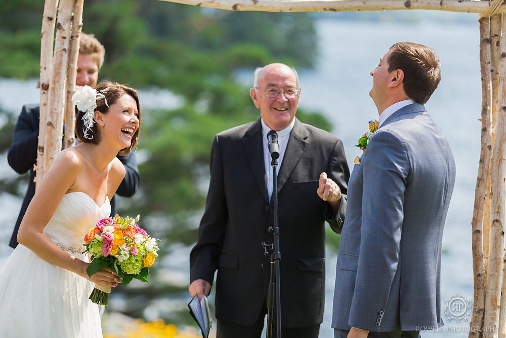 candid muskoka wedding ceremony moments