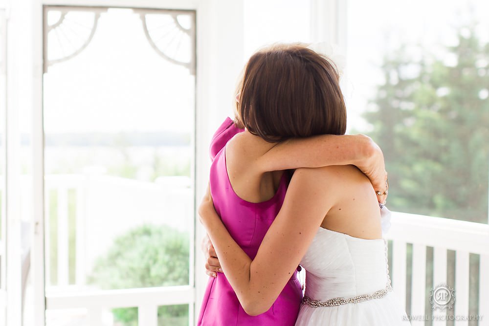 mother daughter emotional wedding moments