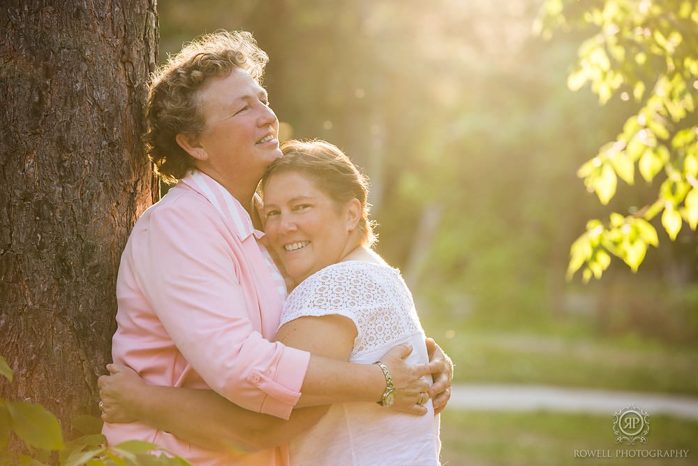 lesbian engagement sessin canada