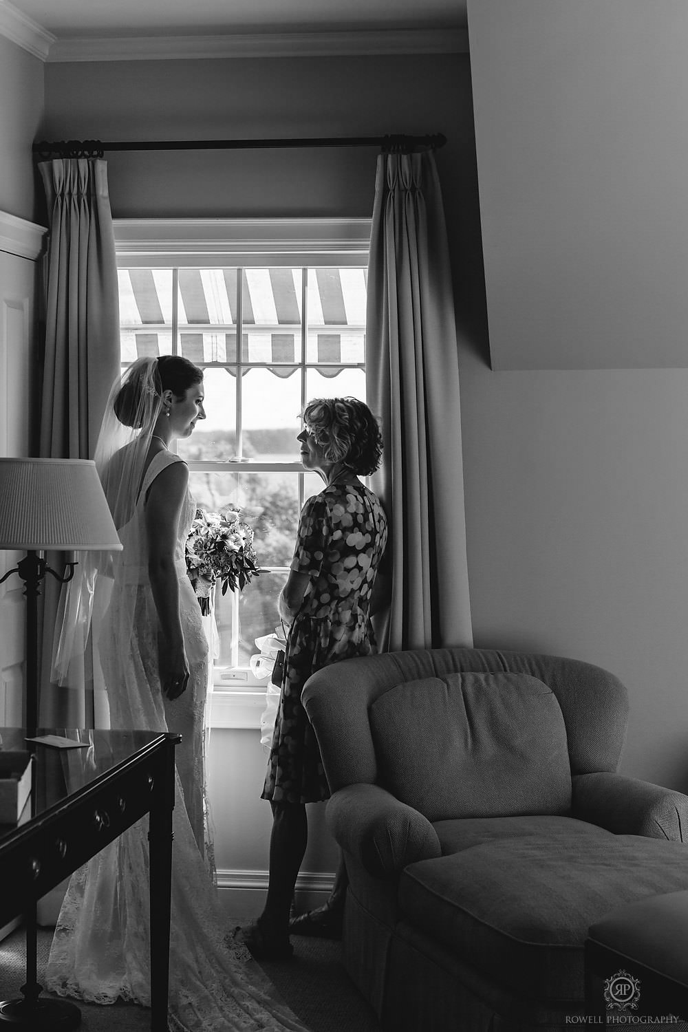 mother and bride candid wedding moments