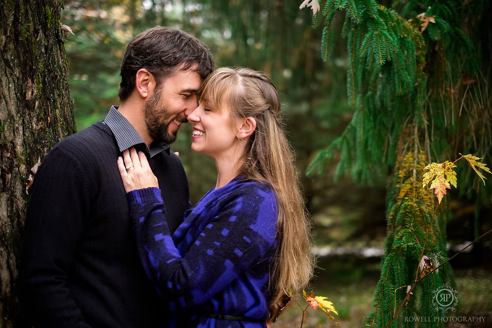 autumn engagement photos in canada