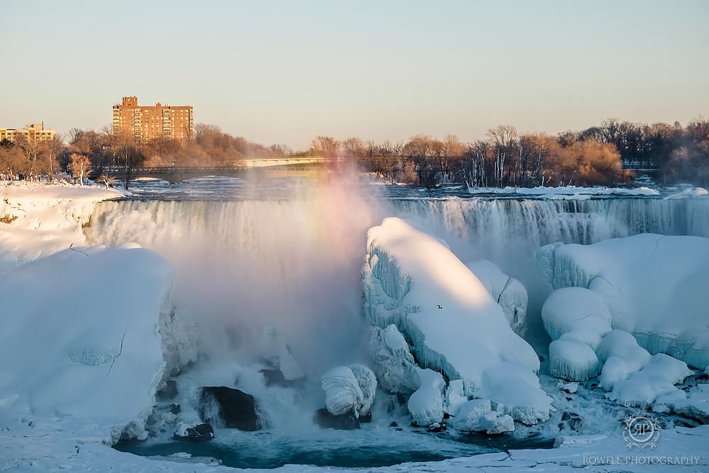 winter niagara falls canada