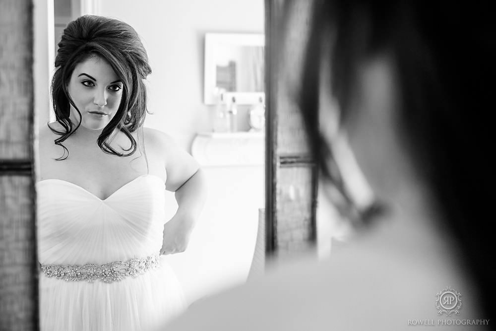 bride getting ready canadian wedding photos