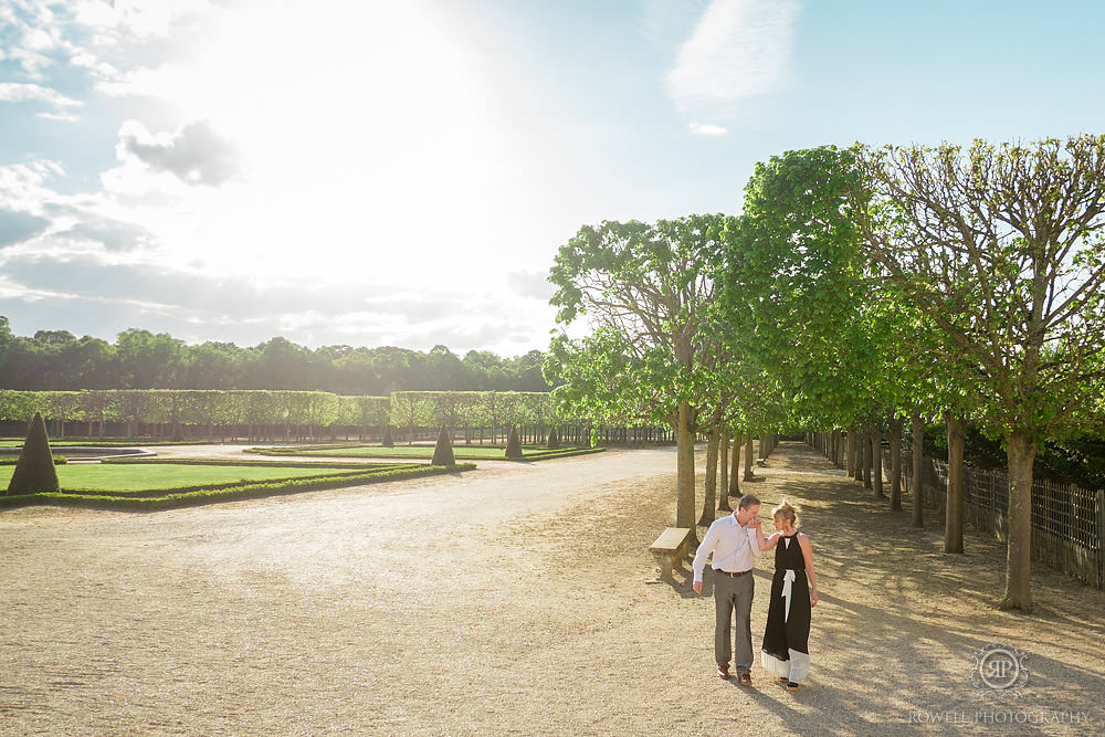 Paris Versailles Photography man kissing womans hand