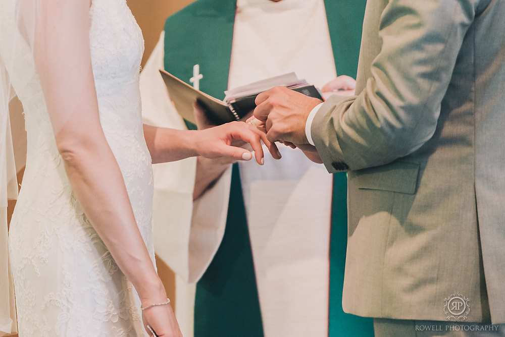 muskoka wedding photography ring exchange