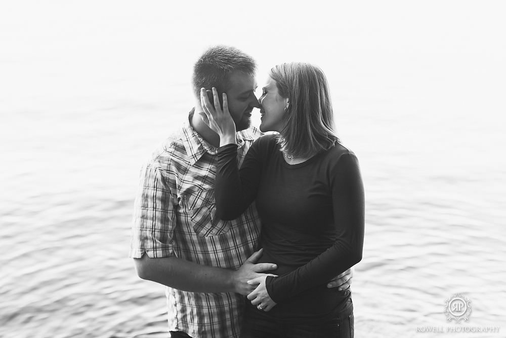 black and white pre-wedding engagement