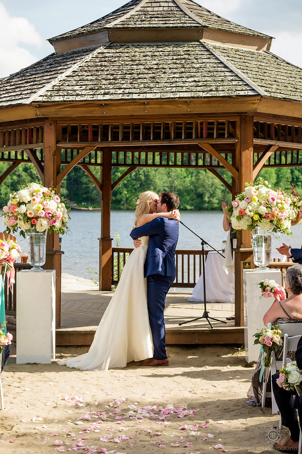 the kiss muskoka wedding ceremonies