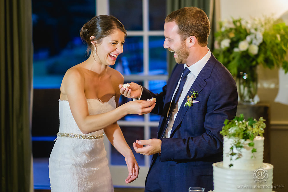 Muskoka Wedding windermere house cake cutting