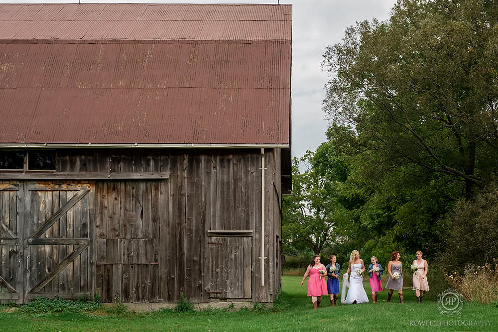 bridemaids photos at country wedding canada